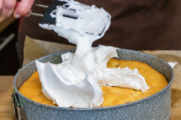 Johannisbeer Kuchen mit Baiser Haube